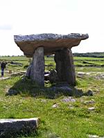 Irlande, Co Clare, The Burren, Poulnabrone Dolmen (03)